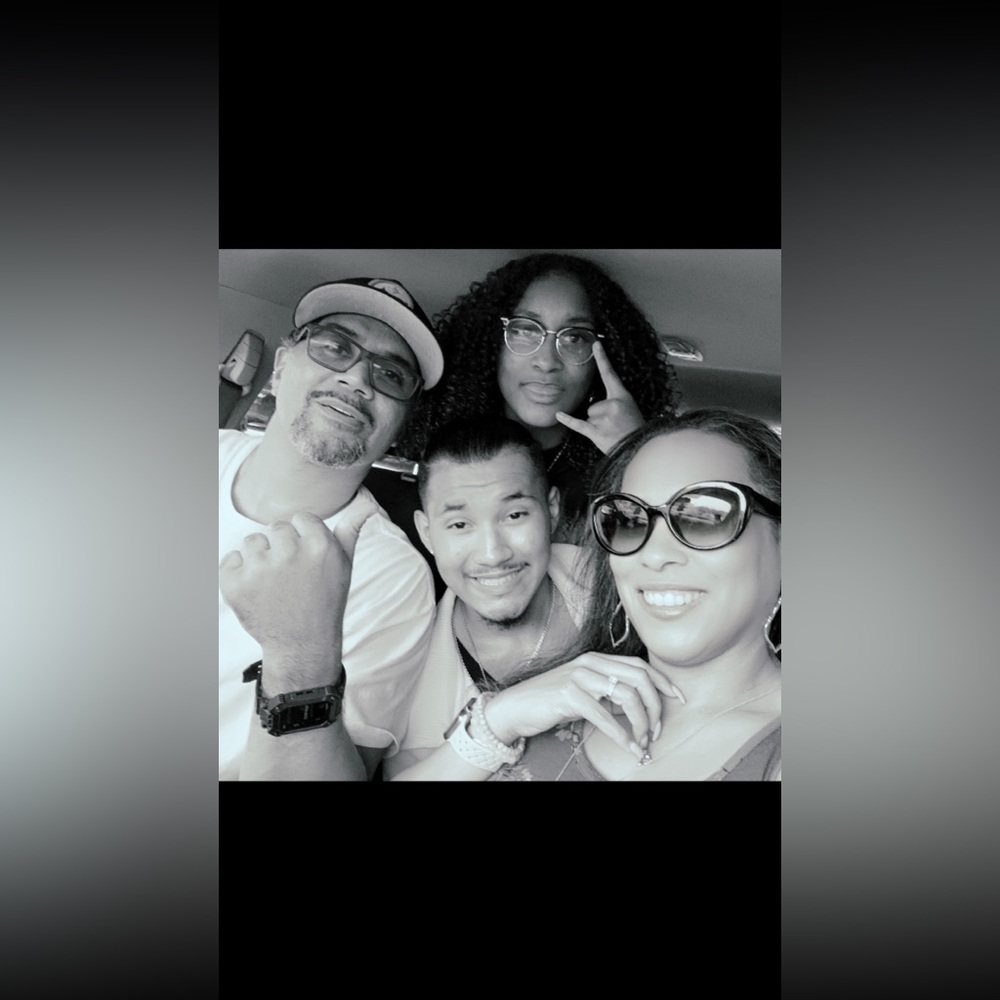 🦋🦋WHO’s READY/ POP-UP SHOW 🦋🦋 - Picture 6 of 11